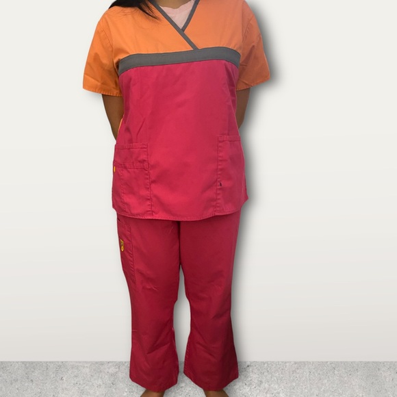 WonderWink Tops - Wonder Wink 😉SCRUBSET